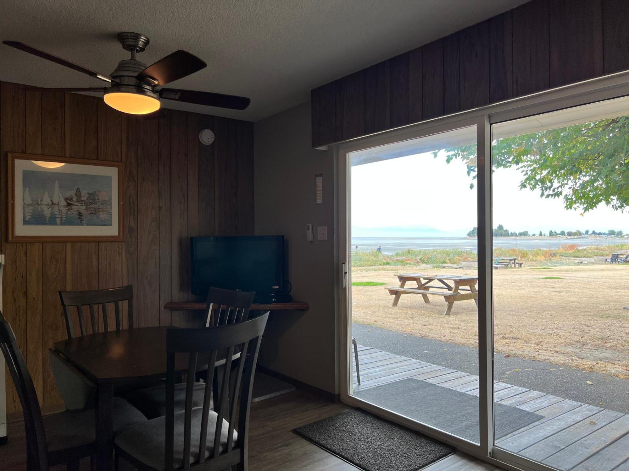 Sea Edge Motel Parksville Cameră foto