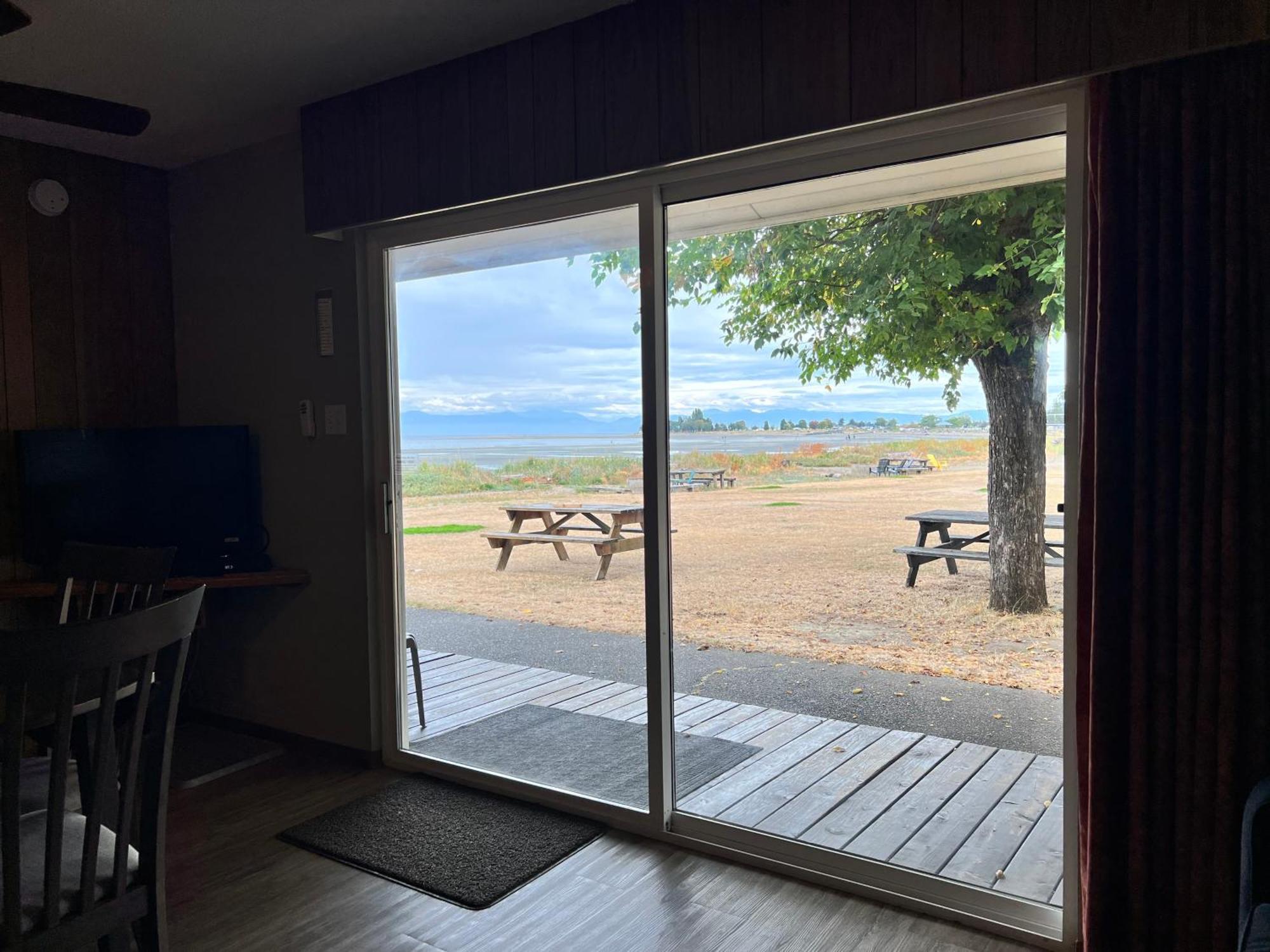 Sea Edge Motel Parksville Exterior foto